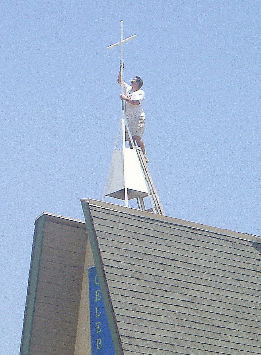 placing-the-cross-2.jpg